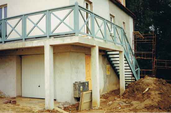 Drewniana balustrada balkonowa